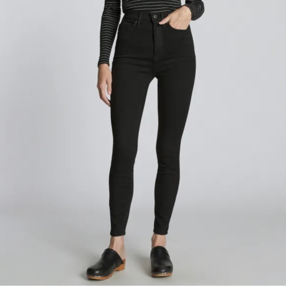 Everlane Way-High® Skinny Jean
Size 32, 28 3/4" Inseam / Black